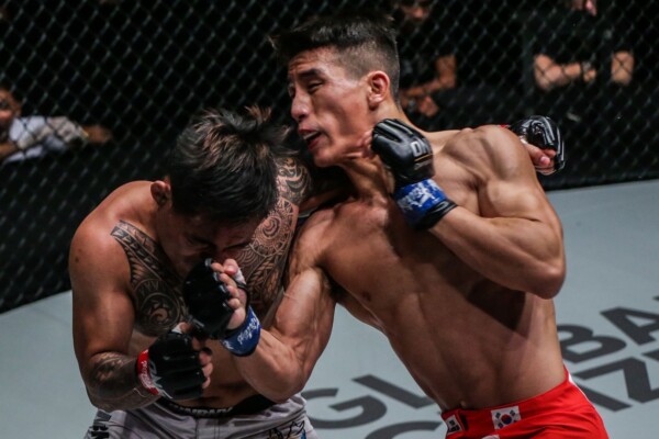 Yoon Chang Min uppercuts Rodian Menchavez at ONE: MARK OF GREATNESS