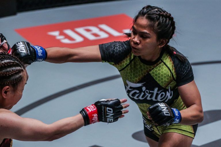 Denice Zamboanga defeats Mei Yamaguchi ONE KING OF THE JUNGLE DC DUX_0869 768x512