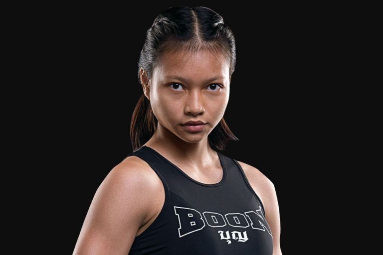 16-year-old sensation Supergirl Jaroonsak Muaythai