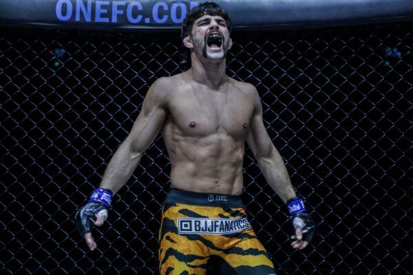 Koyomi Matsushima Garry Tonon BIG BANG 1920X1280 37 600x400