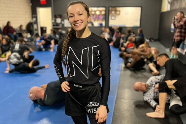 Danielle Kelly ONE rashguard 1200X800 600x400