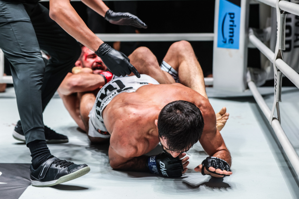 加里-托能降服沙米尔-加萨诺夫