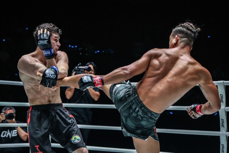阿斯拉姆乔-奥尔季科夫战胜瓦查拉篷