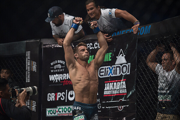Andrew Leone Macau Fight 3 23 2 600x399