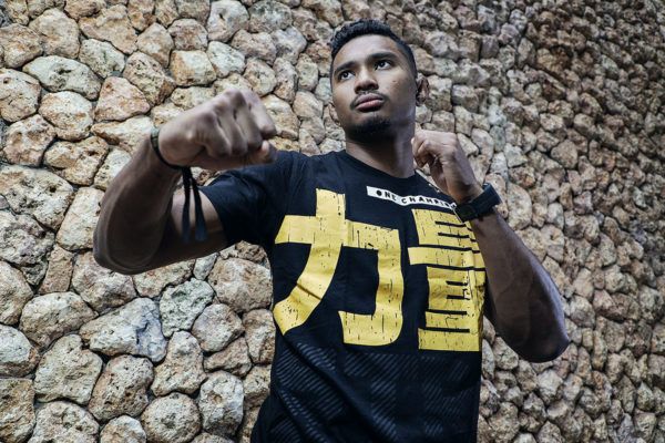 Amir Khan SGDC8980e web 600x400