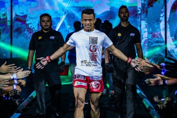 Filipino martial arts stat Edward Kelly enters the Mall Of Asia Arena