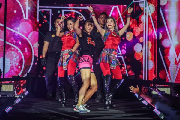 Stamp Fairtex makes her way to the Circle with dancers
