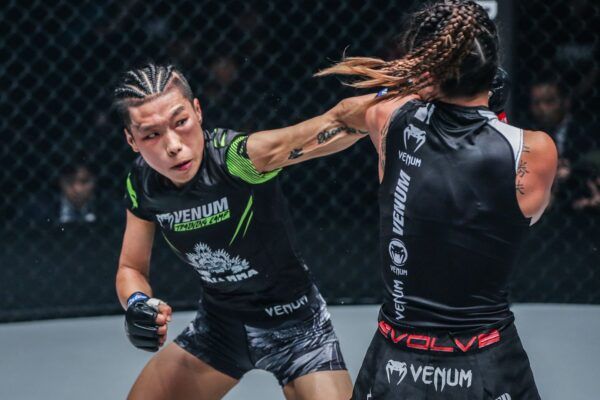 Angela Lee defeats Xiong Jing Nan at ONE CENTURY DC DUX_2174 600x400