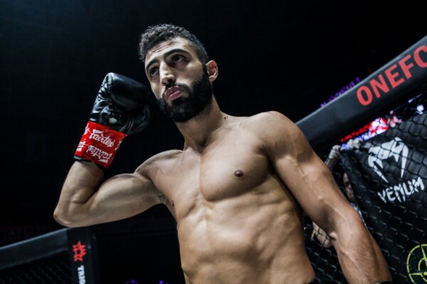 Giorgio Petrosyan At ONE CENTURY PART II DUX 9422 600x400
