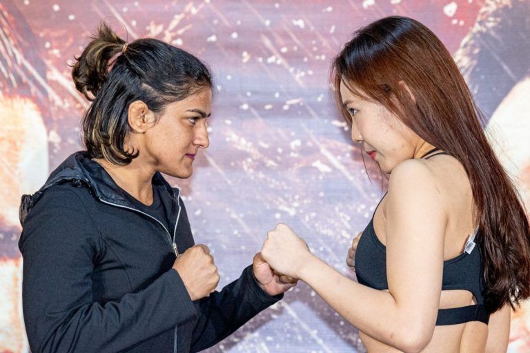 Ritu Phogat faces off with Nam Hee Kim ONE AGE OF DRAGONS Open Workout BBB_2648 768x512
