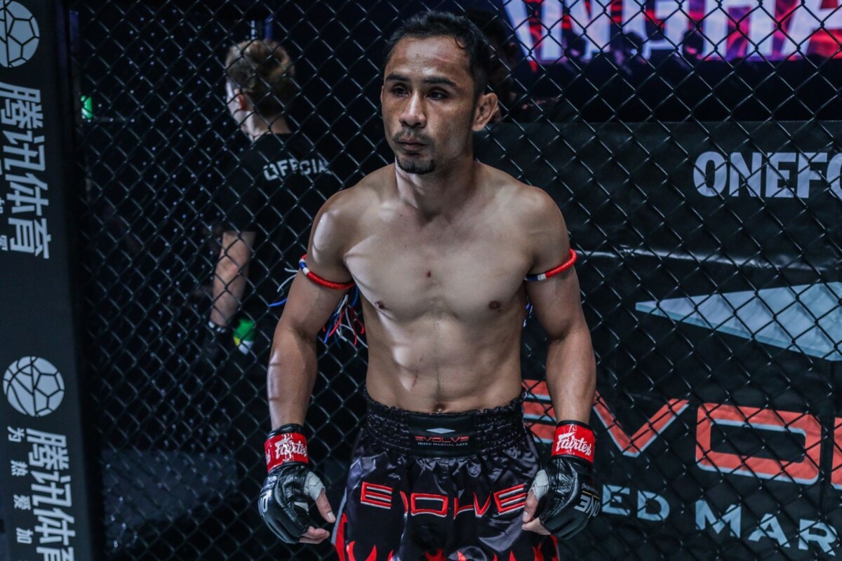 Former ONE Flyweight Muay Thai World Champion Sam-A Gaiyanghadao gets ready for action in October 2019