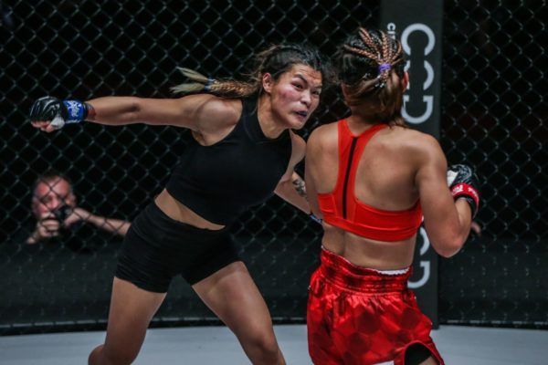 Gina Iniong defeats Asha Roka ONE FIRE FURY DC DUX_0573 600x400