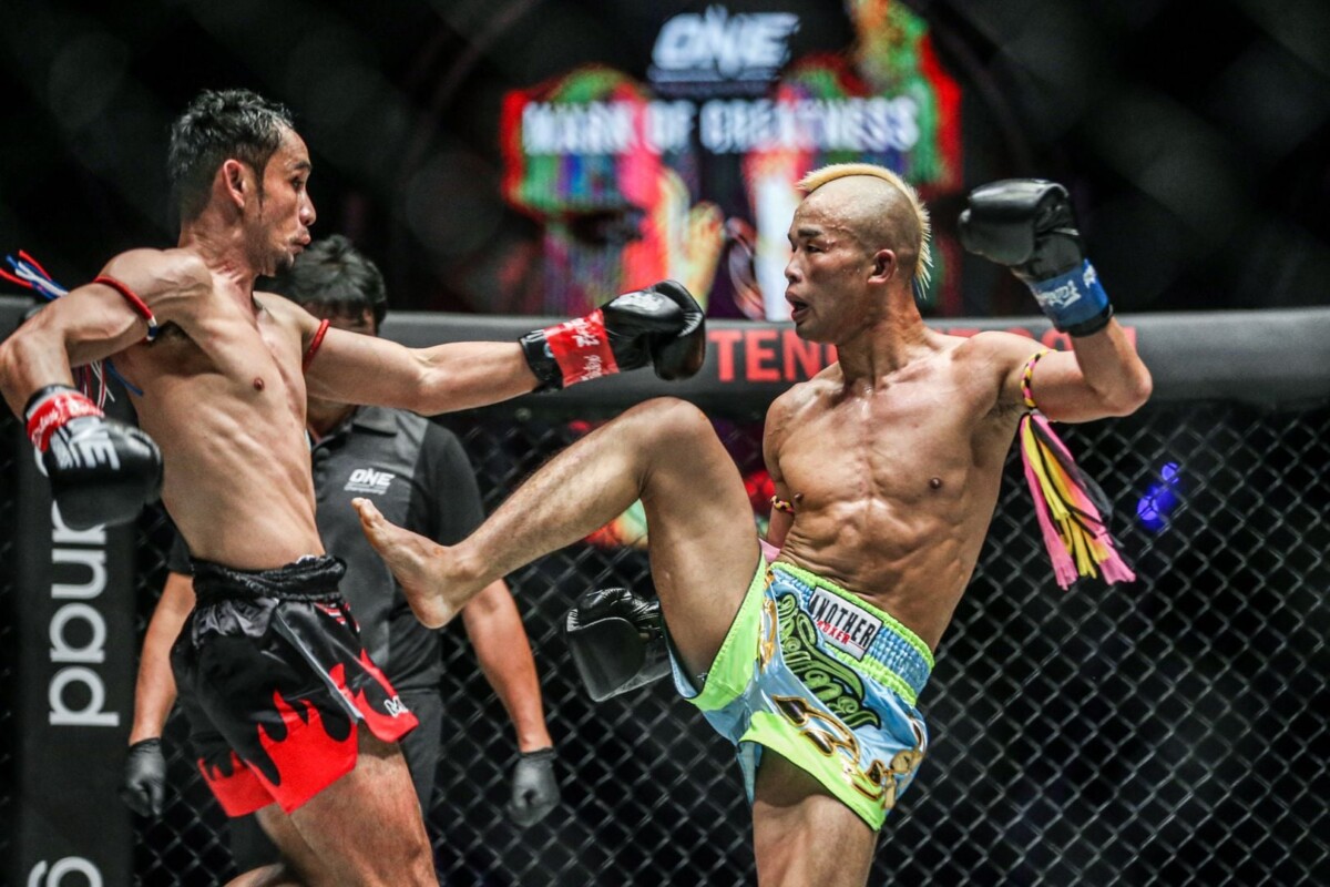 Wang Junguang throws a kick on Sam-A Gaiyanghadao at ONE MARK OF GREATNESS