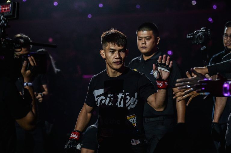 The Philippines' own Danny Kingad makes his walk to the Circle in January 2020