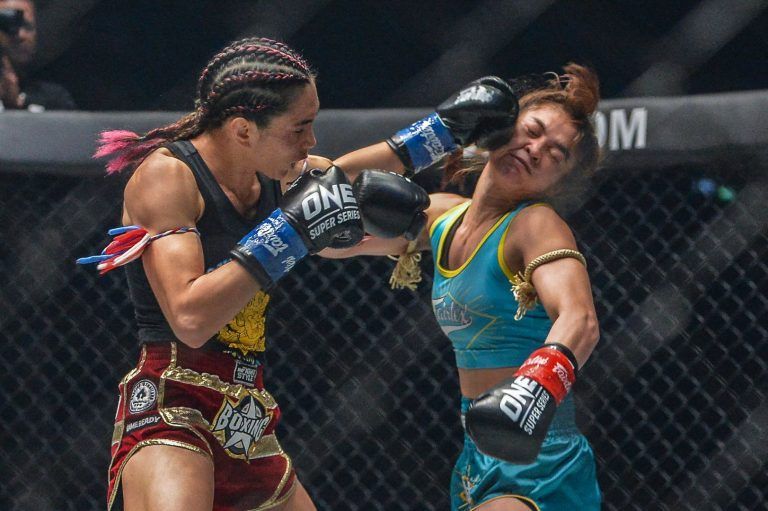 Janet Todd defeats Stamp Fairtex ONE KING OF THE JUNGLE AC 8347 768x511