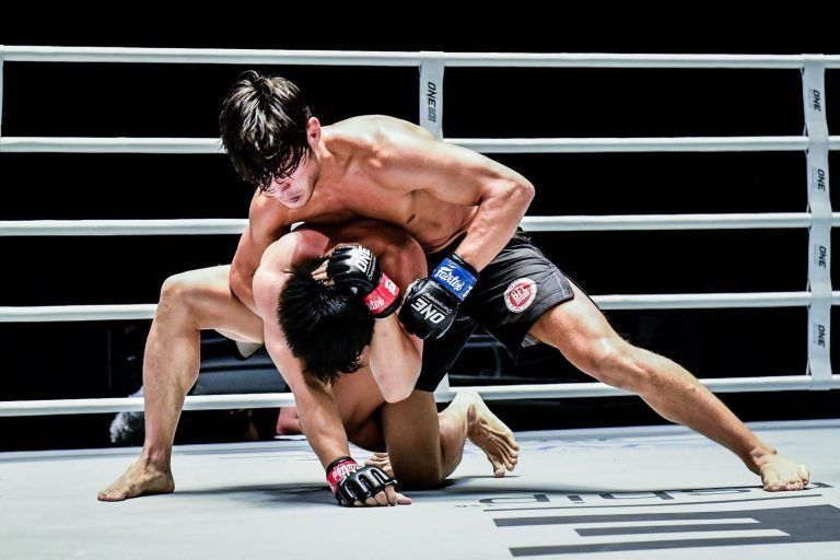 Brogan Stewart Ng Prach Buapa mixed martial arts 1920X1280 12 scaled 2 768x512