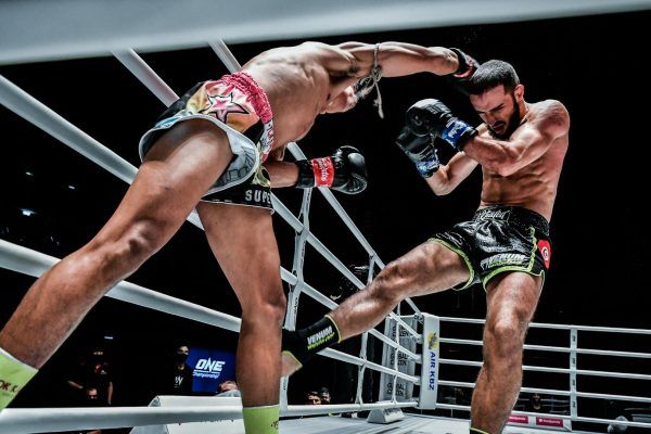 Superlek Kiatmoo9 Fahdi Khaled kickboxing 1920X1280 23 600x400