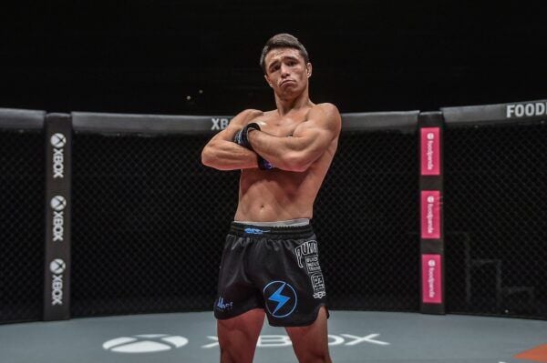 Reece McLaren Aleksi Toivonen mixed martial arts 1920X1280 20 600x399