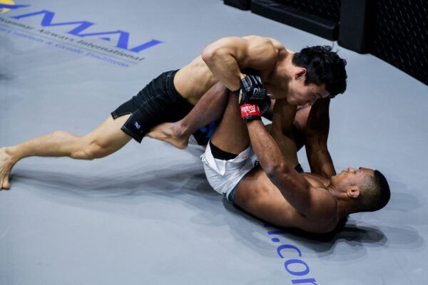 Amir Khan Dae Sung Park ONE Collision Course 1920X1280 20 600x400