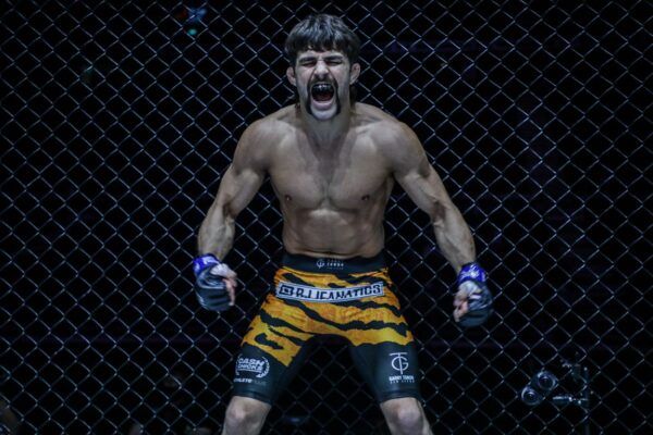 Koyomi Matsushima Garry Tonon BIG BANG 1920X1280 36 600x400