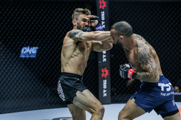 John Lineker Troy Worthen 1920X1280 ONE on TNT III 45 600x400