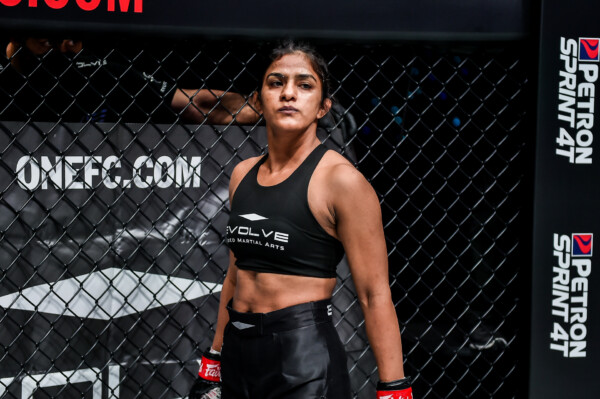 Ritu Phogat Lin Heqin BATTLEGROUND 1920X1280 3 600x399