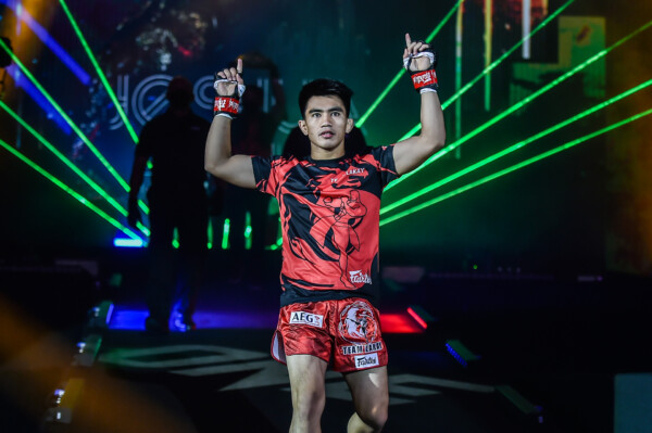 Joshua Pacio Yosuke Saruta 1920X1280 Revolution 17 600x399