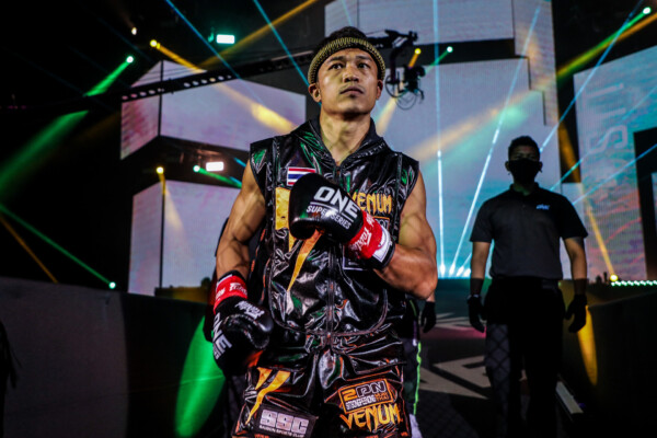 Sitthichai Tayfun Ozcan 1920X1280 ONE First Strike 47.jpg 600x400