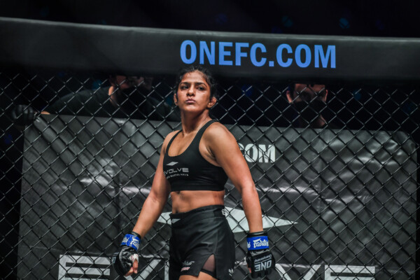 Stamp Ritu Phogat WINTERWARRIORS 1920X1280 52 600x400