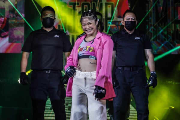 Angela Lee Stamp Fairtex ONE X 1920X1280 51 600x400