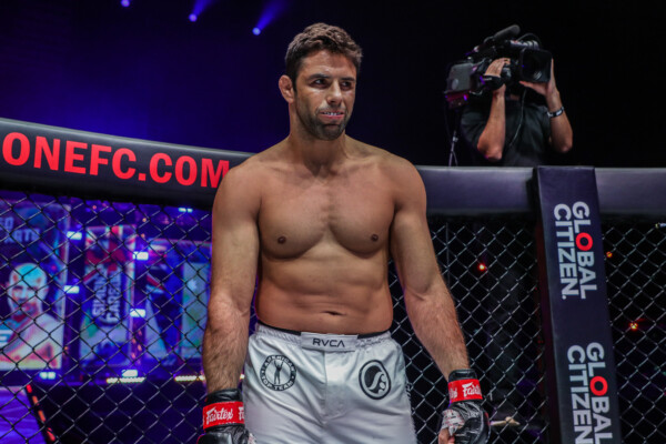 Marcus Almeida Simon Carson ONE158 1920X1280 21 600x400