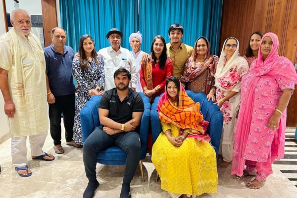 Ritu Phogat with her family
