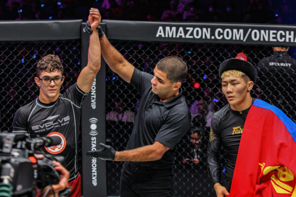 Referee declares Mikey Musumeci winner against Gantumur Bayanduuren at ONE Fight Night 6