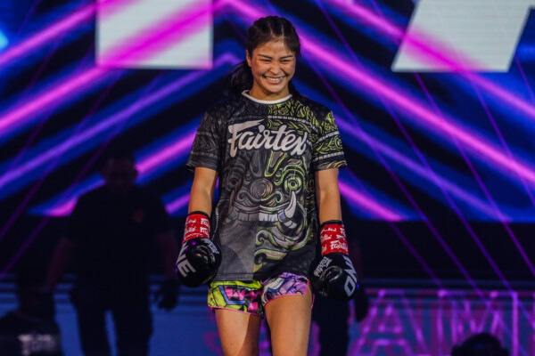Stamp Fairtex making her way to the Circle