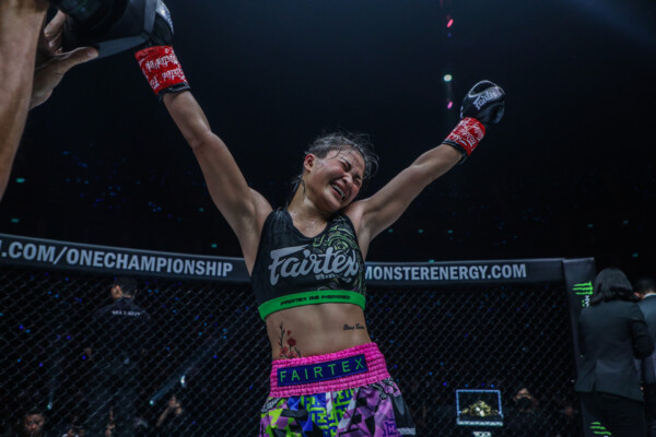 Stamp Fairtex celebrates her victory