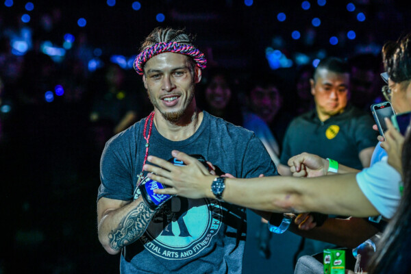 Niclas Larsen Eddie Abasolo ONE Fight Night 8 2