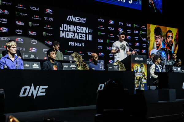 ONEFightNight10 PressCon 1920X1280