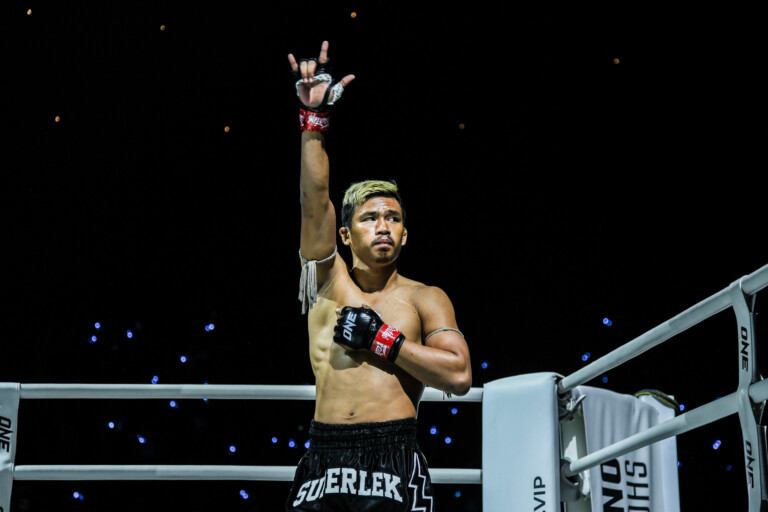 Superlek Kiatmoo9 Tagir Khalilov ONE Fight Night 12 3