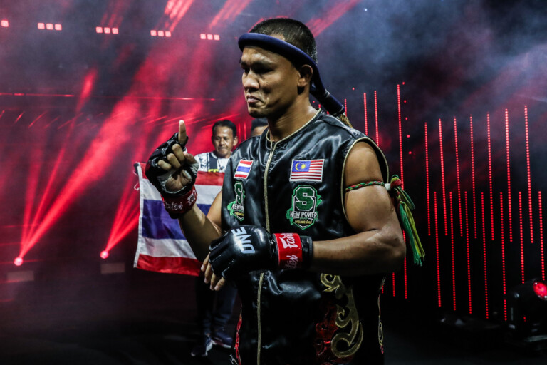Seksan Or Kwanmuang Amir Naseri ONE Friday Fights 34 39