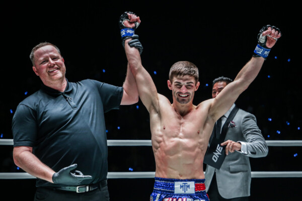 Jacob Smith Walter Goncalves ONE Fight Night 17 20 scaled