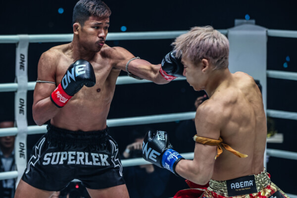Superlek Kiatmoo9 Takeru Segawa ONE 165 18 scaled