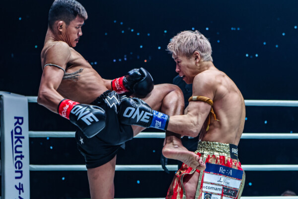 Superlek Kiatmoo9 Takeru Segawa ONE 165 44 scaled