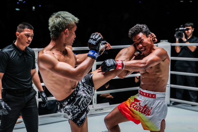 Petsukumvit Boi Bangna Kongsuk Fairtex ONE Friday Fights 53 17 scaled