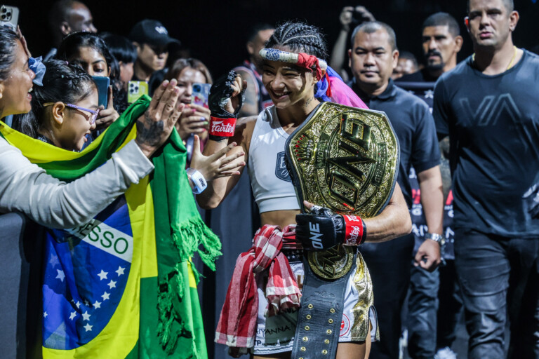 Allycia Hellen Rodrigues Cristina Morales ONE Fight Night 20 40