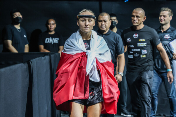 Ekaterina Vandaryeva Martyna Kierczynska ONE Fight Night 20 38 scaled