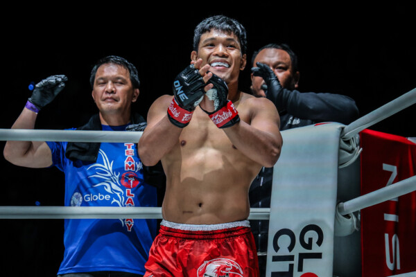 Carlo Bumina ang Chayan Oorzhak ONE Friday Fights 65 4
