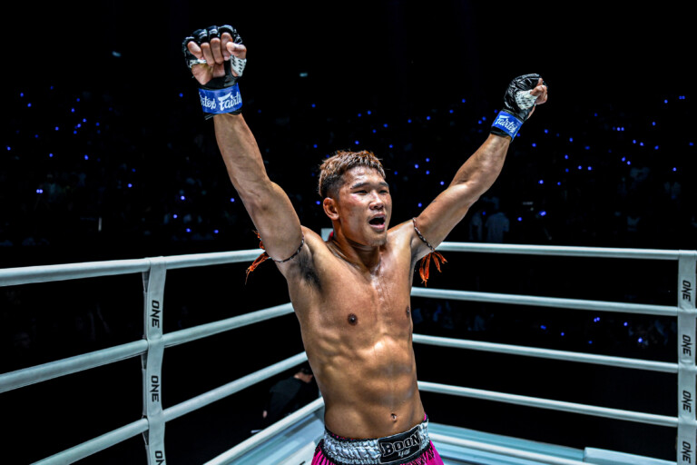 Kulabdam Sor Jor Piek Uthai Suablack Tor Pran49 ONE Friday Fights 81 29