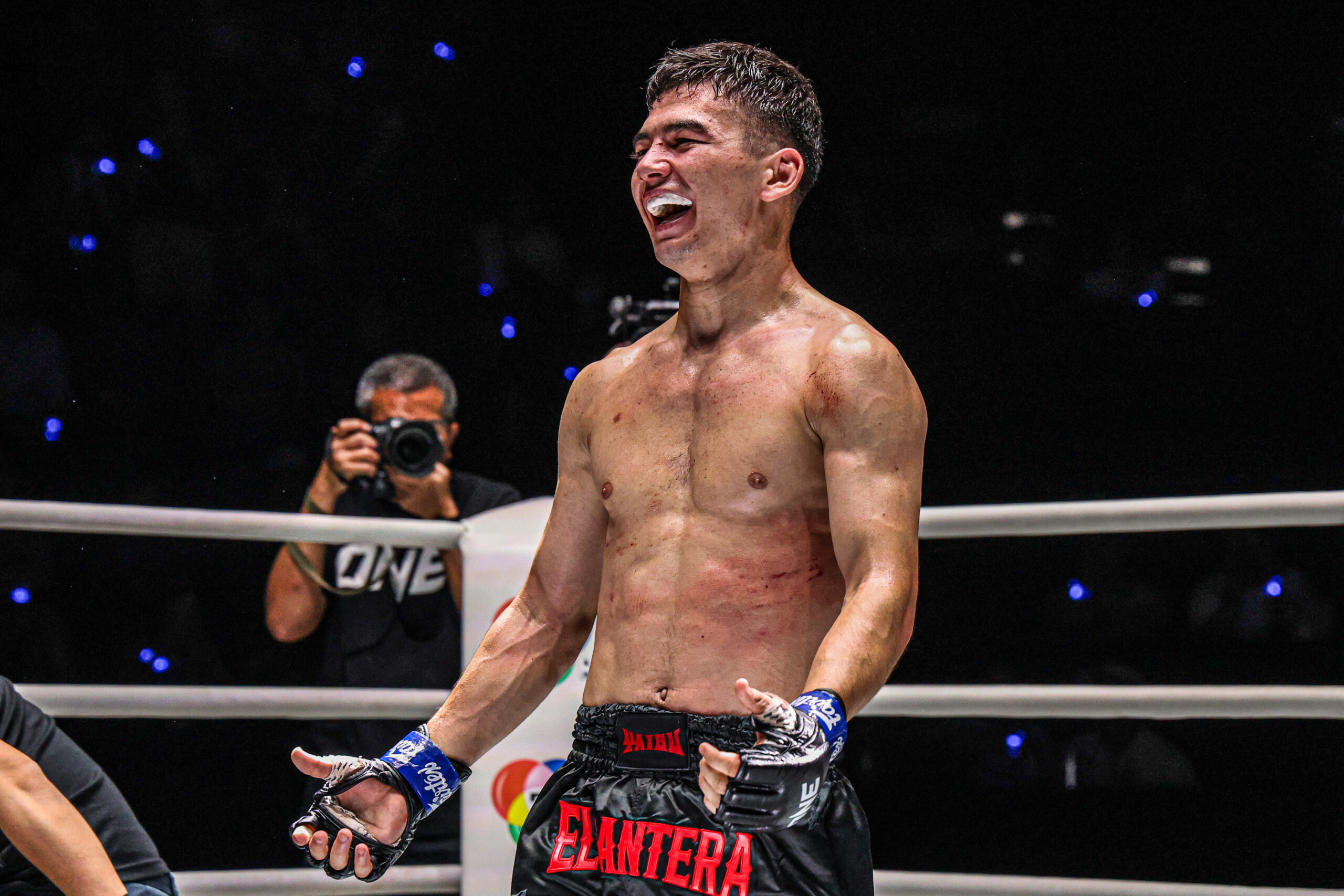 Yodthongthai Sor Sommai Aslamjon Ortikov ONE Friday Fights 78 27 scaled