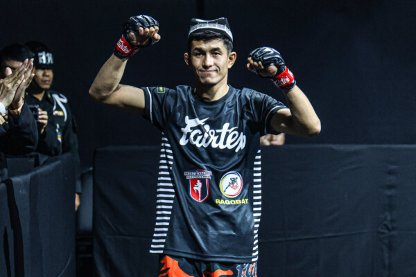 Avazbek Kholmirzaev Bolat Zamanbekov ONE Friday Fights 98 3 scaled
