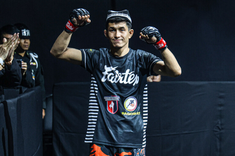 Avazbek Kholmirzaev Bolat Zamanbekov ONE Friday Fights 98 3 scaled